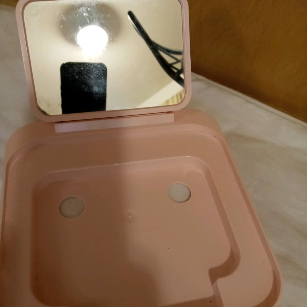 Mary Kay Mirrored Tray (vintage) pre-loved - Picture 2 of 6